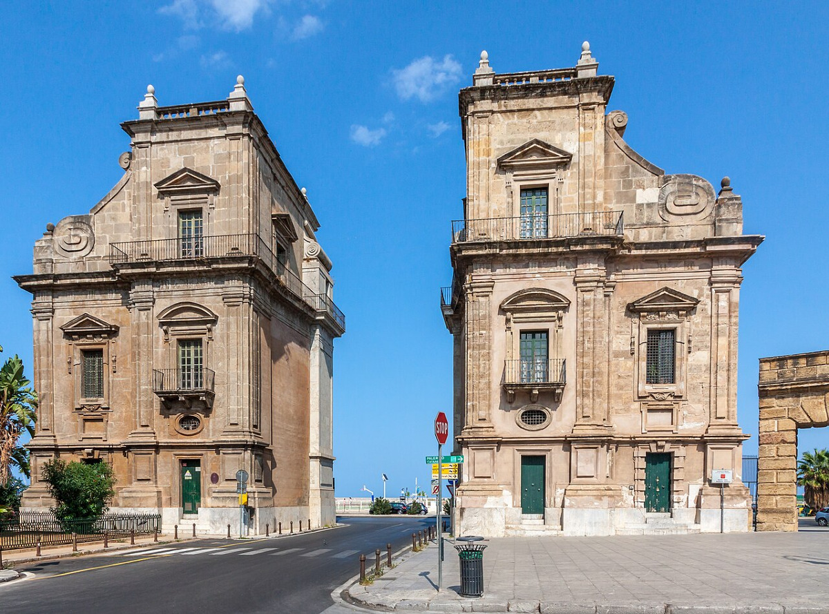 Una leggenda che torna a galla | Cosa si nasconde davvero dietro Porta Felice a Palermo - Foto: Matthias Süßen/Wikipedia