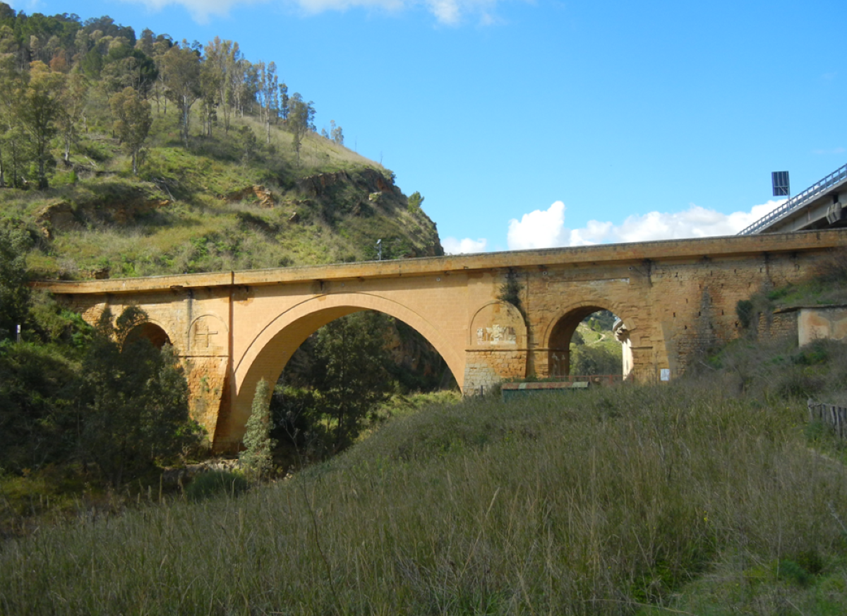 Sta sorprendendo chi lo scopre | La meraviglia nascosta di Capodarso sospesa nell’aria - Foto: AlessandroAM/Wikipedia