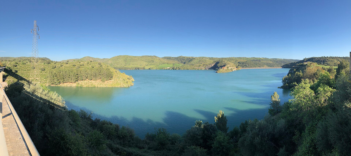 Non crederai ai panorami che ti aspettano a Ragusa, tra mandorli e tramonti su un lago mozzafiato che non conosci - Foto: Davide Mauro/Wikipedia