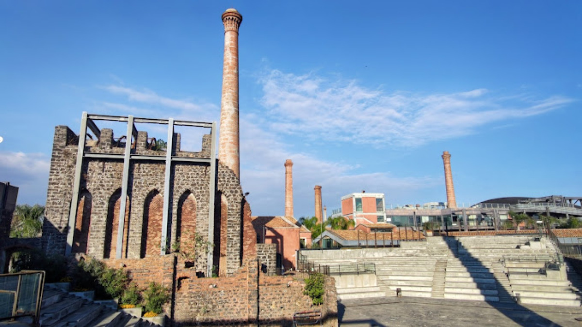 Una rivoluzione nascosta tra le rovine | Le Ciminiere di Catania e l’evoluzione che ti sorprenderà - Foto: Simone Vinci