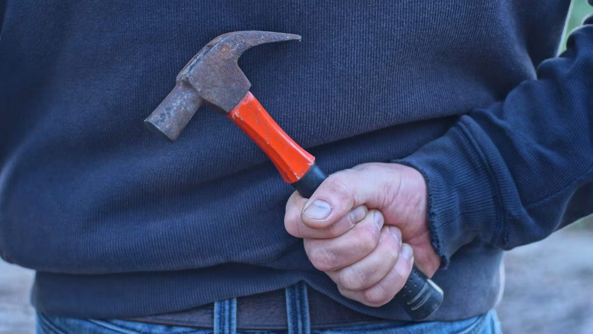 Pensionato senza vita in casa: è omicidio, nessuna causa naturale - Credit foto: Fanpage