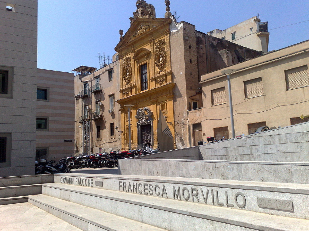 Un luogo dove la giustizia e il crimine si incontrano | La storia poco conosciuta del tribunale di Palermo - Foto: Dedda71/Wikipedia