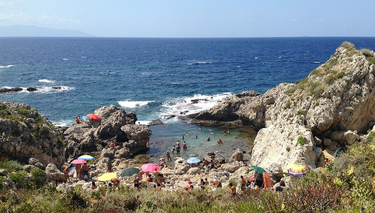 Sicilia, le 10 piscine naturali da sogno | Il tour estivo che devi vivere almeno una volta - Foto: Codas/Wikipedia