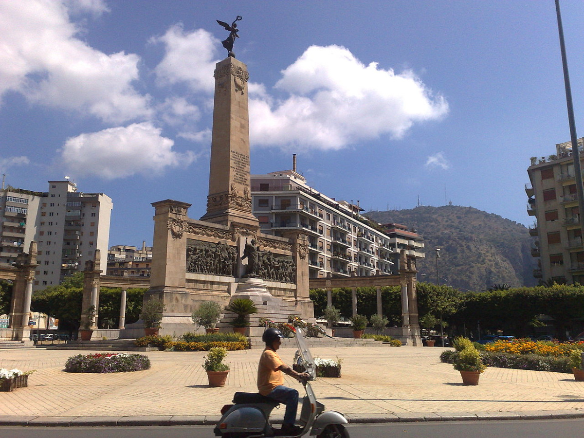 Quello che nessuno ti ha mai raccontato | Il Monumento ai Caduti di Palermo e la sua storia sconosciuta - Foto: Dedda71/Wikipedia