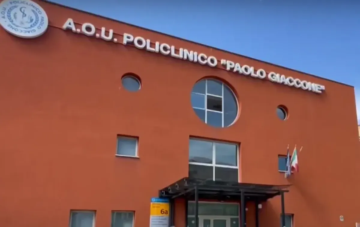 Incidente al Policlinico di Palermo: cede controsoffitto - Credit foto: Blogsicilia