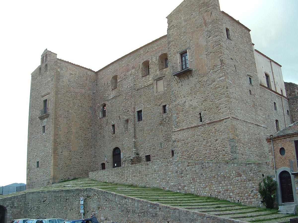 Un angolo dimenticato di Palermo: Castelbuono e l'avvincente storia che tutti devono conoscere - Foto: LigaDue/Wikipedia