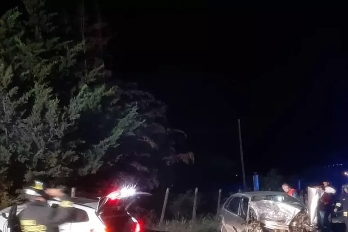 Incidente mortale: auto in fiamme diventa trappola fatale - Credit foto: Ansa