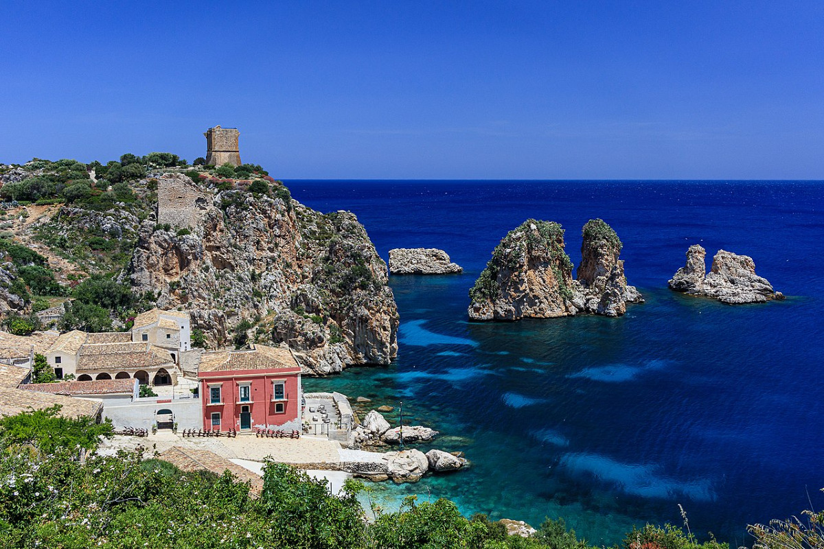 Un paradiso che nasconde qualcosa di incredibile: la baia in Sicilia dove il mistero si fa storia - Foto: Francesco Mocellin/Wikipedia