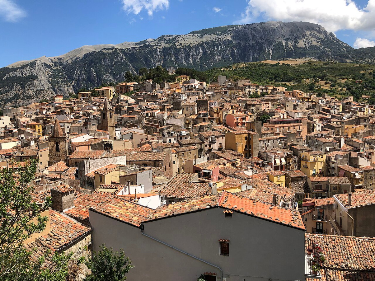 A Palermo c'è un borgo che guarda oltre il tempo, l’incredibile storia che si svela sotto le stelle - Foto: Davide Mauro/Wikipedia
