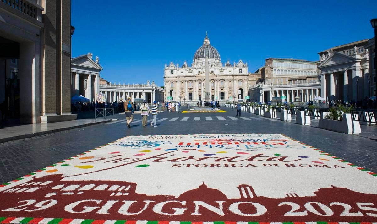 Giubileo delle Pro Loco, volontari e infioratori colorano piazza S.Pietro e via Conciliazione -