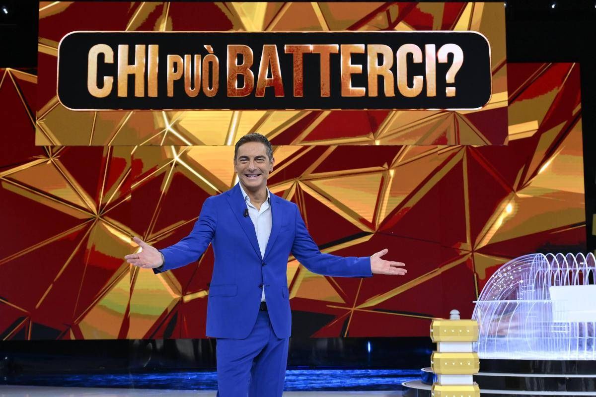 Chi può batterci? Al via stasera sabato 7 giugno con Marco Liorni -