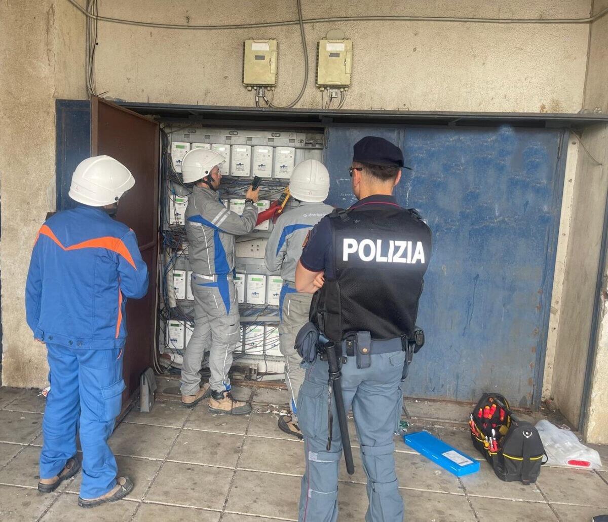 Maxi operazione della polizia a Catania | Scoperti 62 furti di energia nascosti tra i palazzi! -