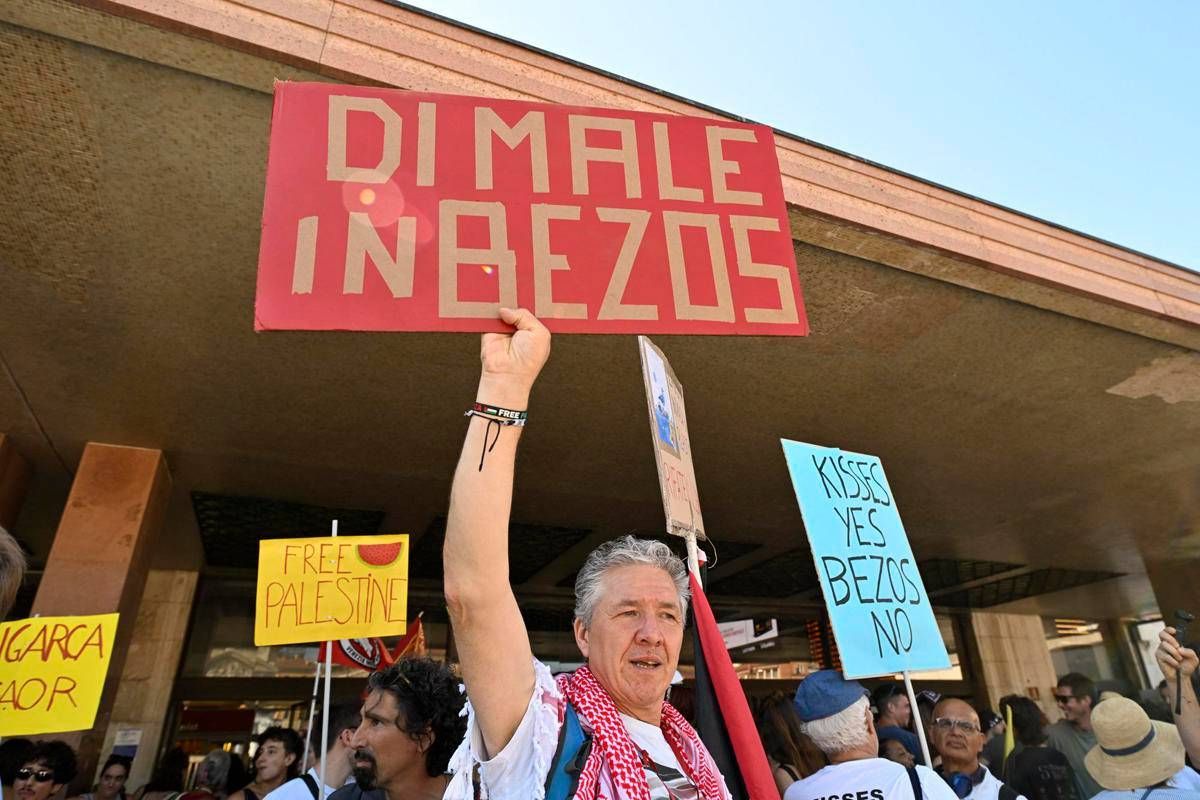 Matrimonio e proteste a Venezia, Jeff Bezos "amareggiato" -