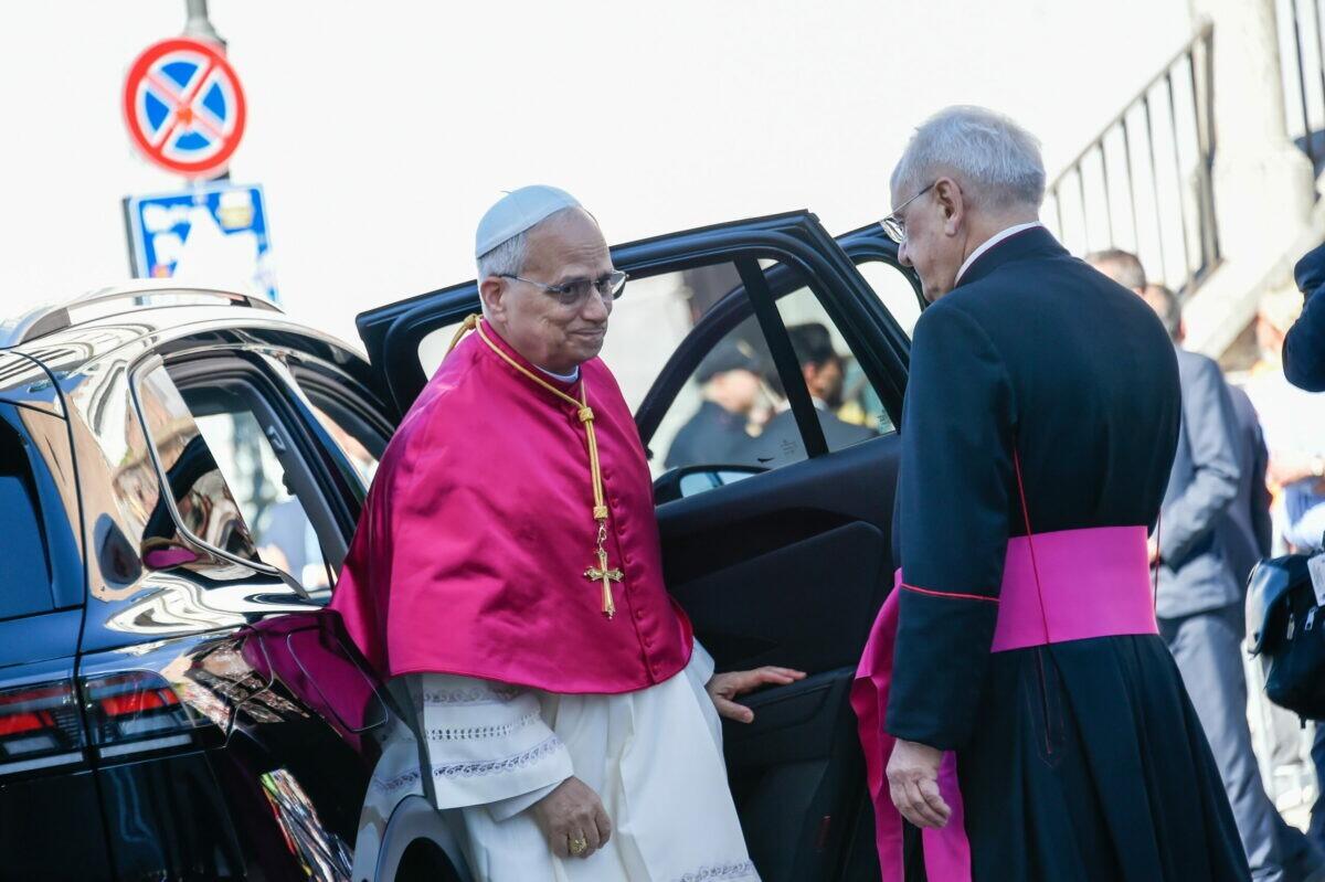 Papa Leone XIV in vacanza a Castel Gandolfo | Scopri il lato sorprendente della sua estate! - 