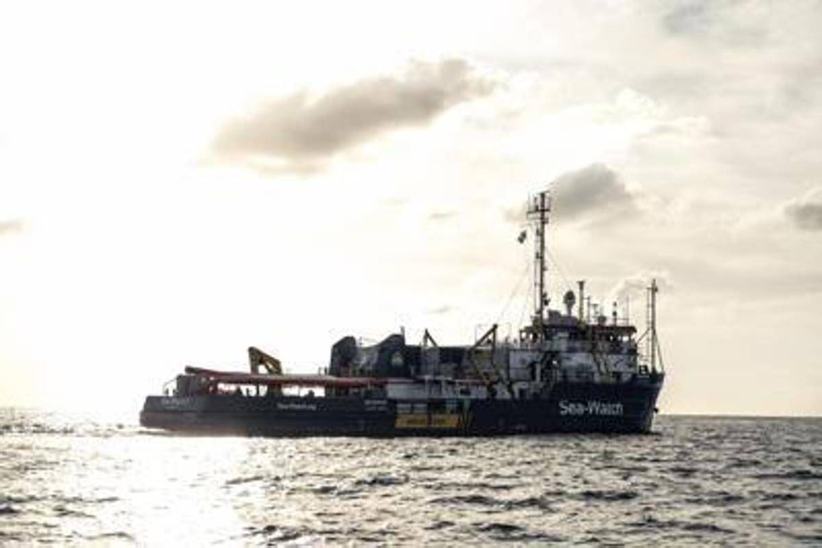 Migranti, Sea Watch: "Avvistati cadaveri al largo delle coste libiche" -