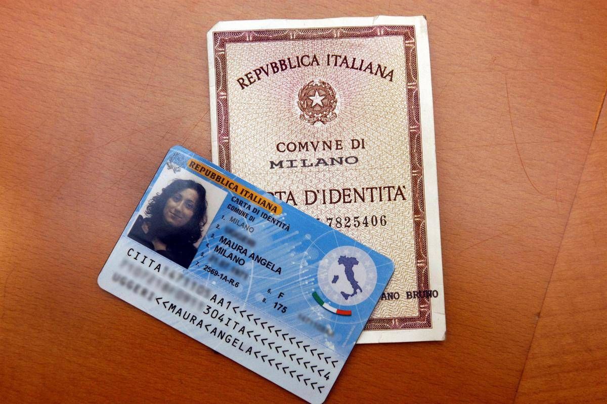 Addio alla carta d'identità cartacea, da agosto 2026 non sarà più valida per l'espatrio - 