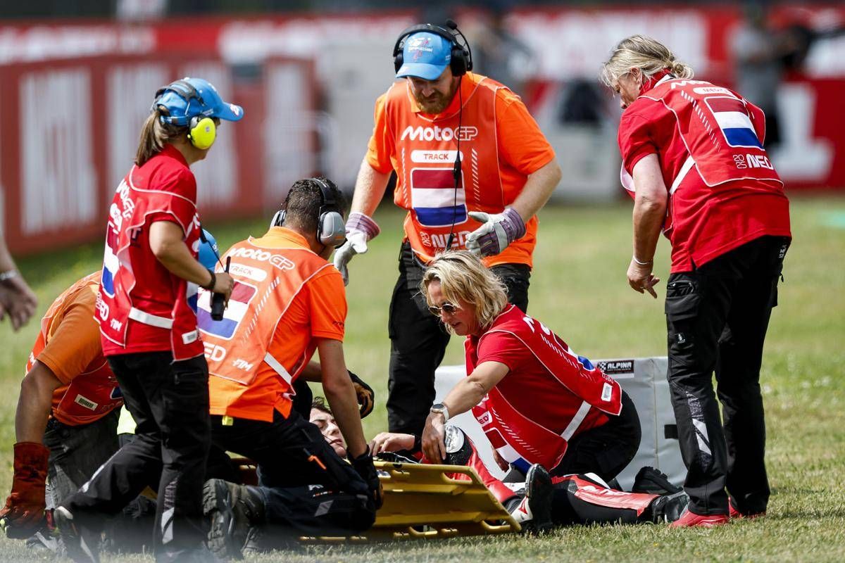 Moto3, paura ad Assen: brutto incidente per Lunetta, trasportato in ospedale - 