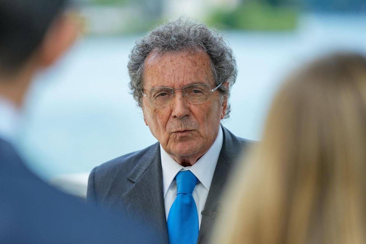Gros-Pietro (Intesa-Sanpaolo): "Attenzione a circolarità nel nuovo piano d’impresa" -