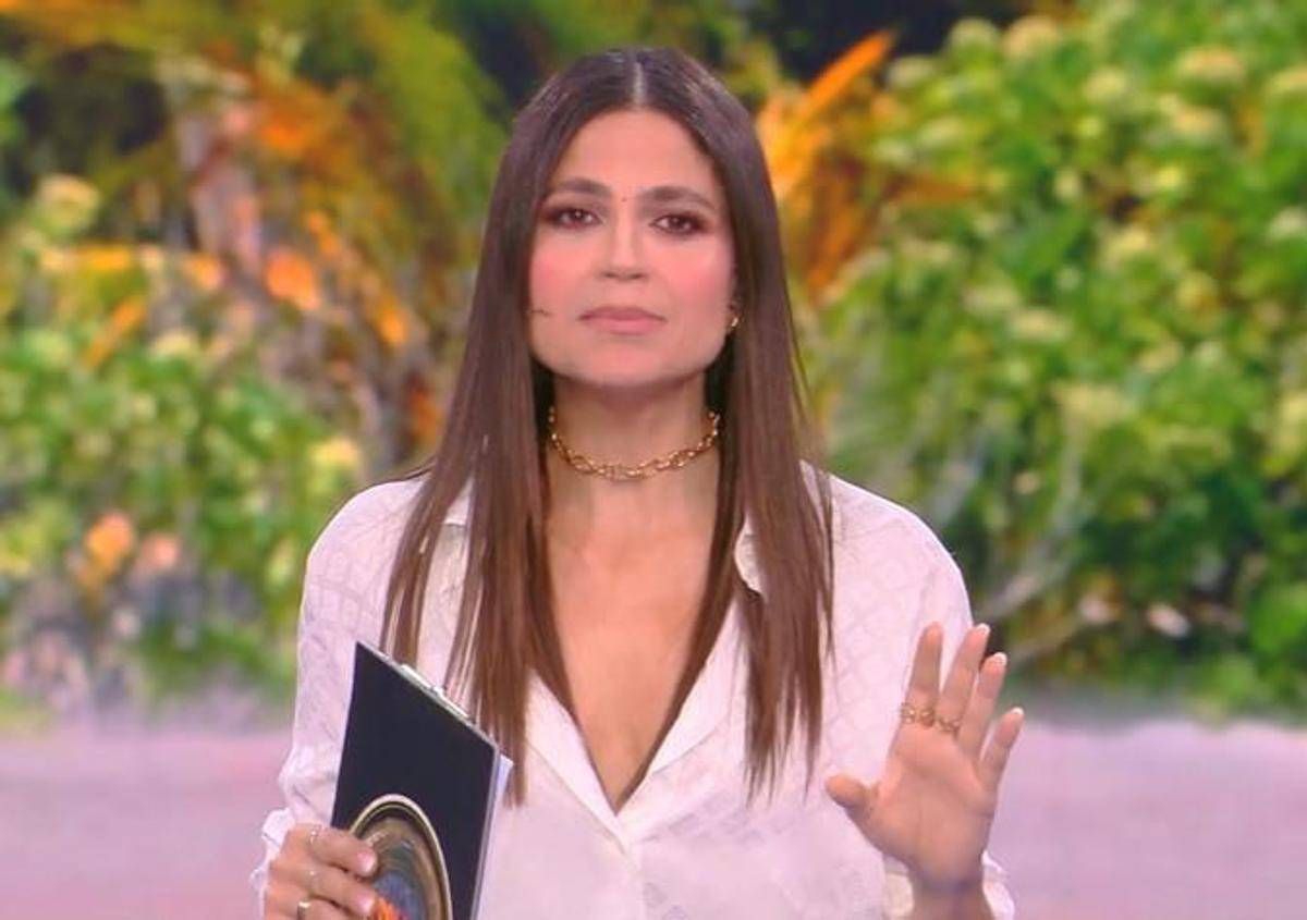 Isola dei Famosi, anticipazioni stasera: in studio arriva Selvaggia Lucarelli - 