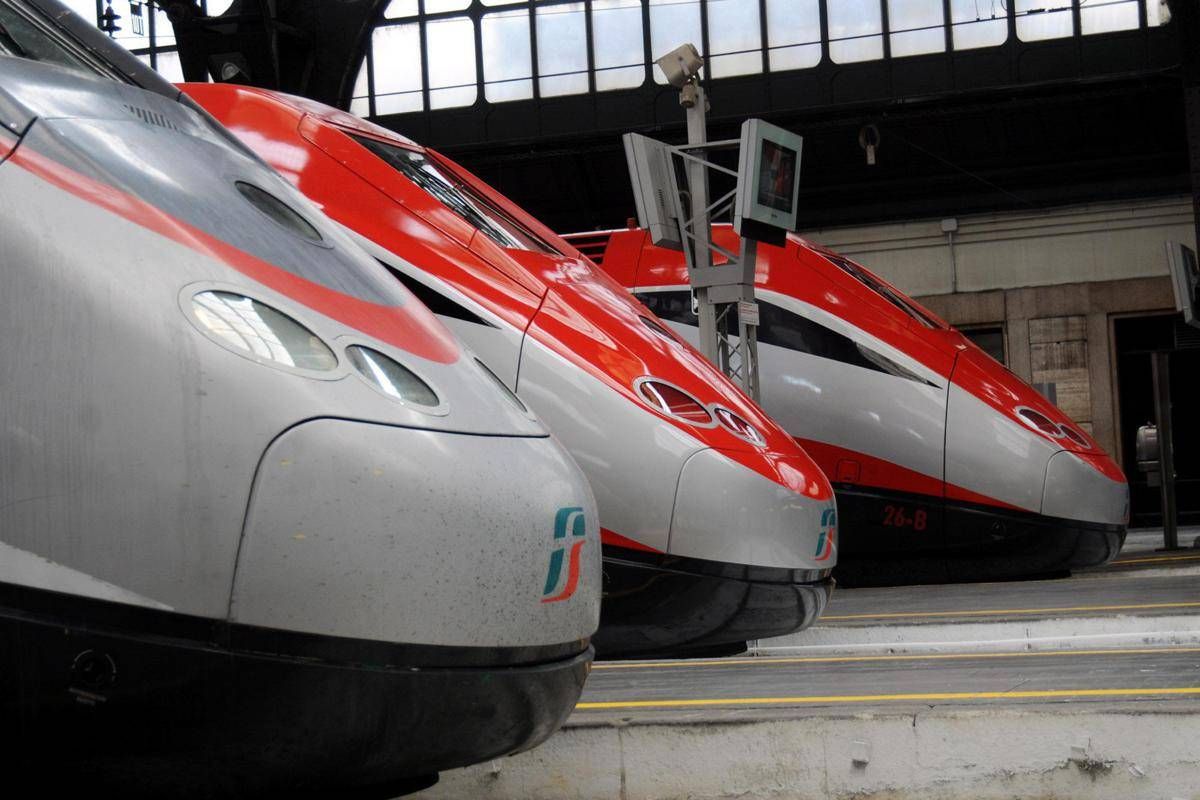 Treni, rallentamenti su Roma-Napoli: ritardi fino a due ore - 