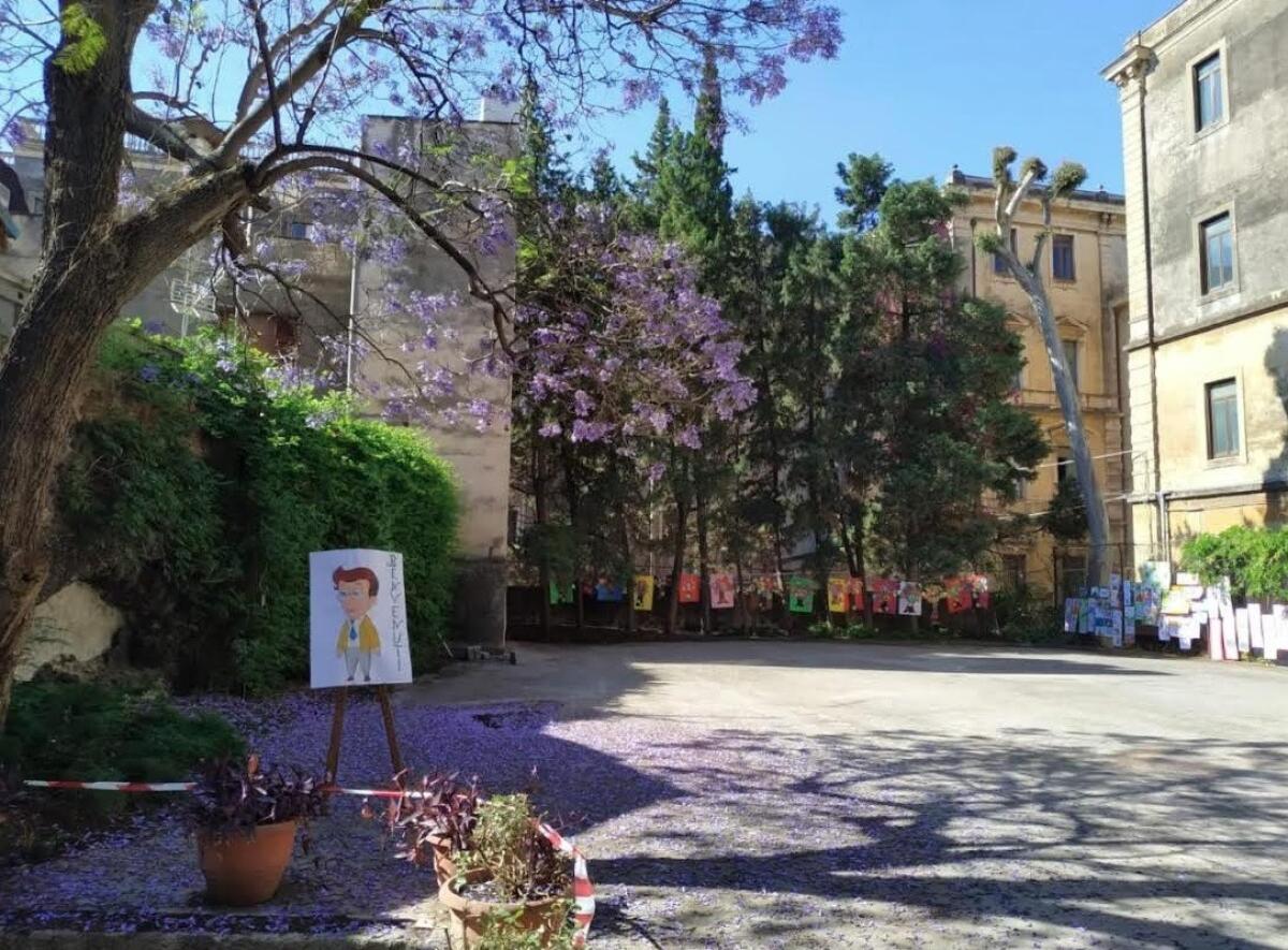 Catania avvia un laboratorio estivo gratuito di inglese | I giovani catanesi tornano per aiutare la comunità! -