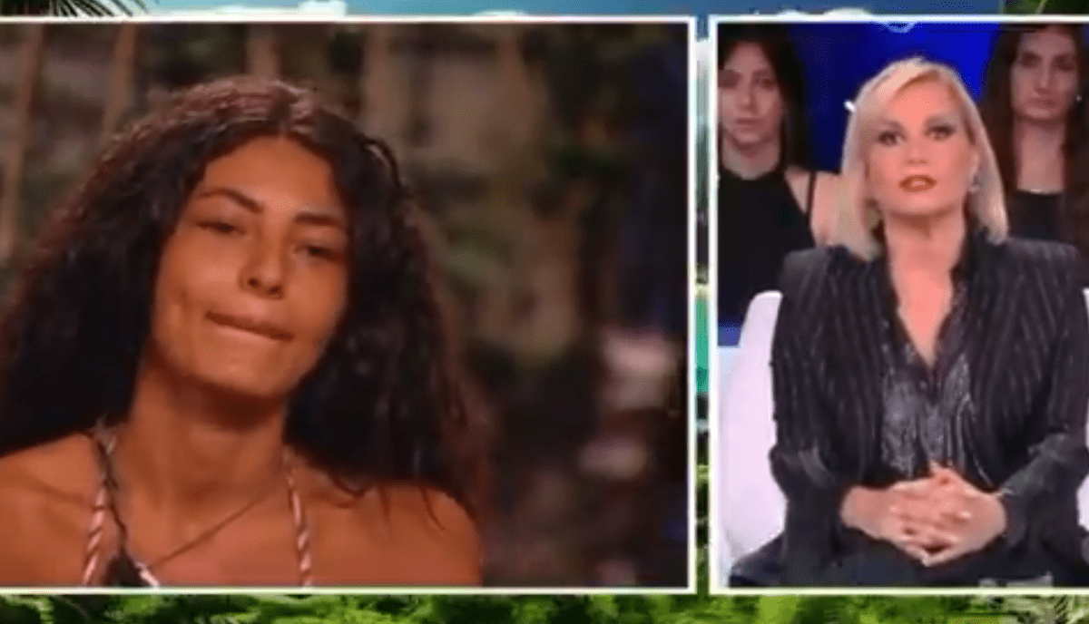 Isola dei famosi, Simona Ventura contro Jasmine: "Chiedi scusa a Chiara. Come ti permetti?" - 
