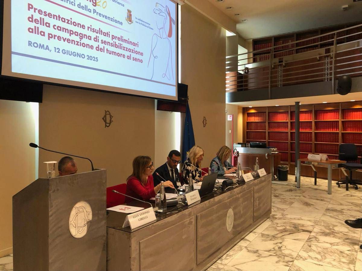 Poliziotte ambasciatrici della prevenzione tumori con la campagna 'Care for Caring' - 