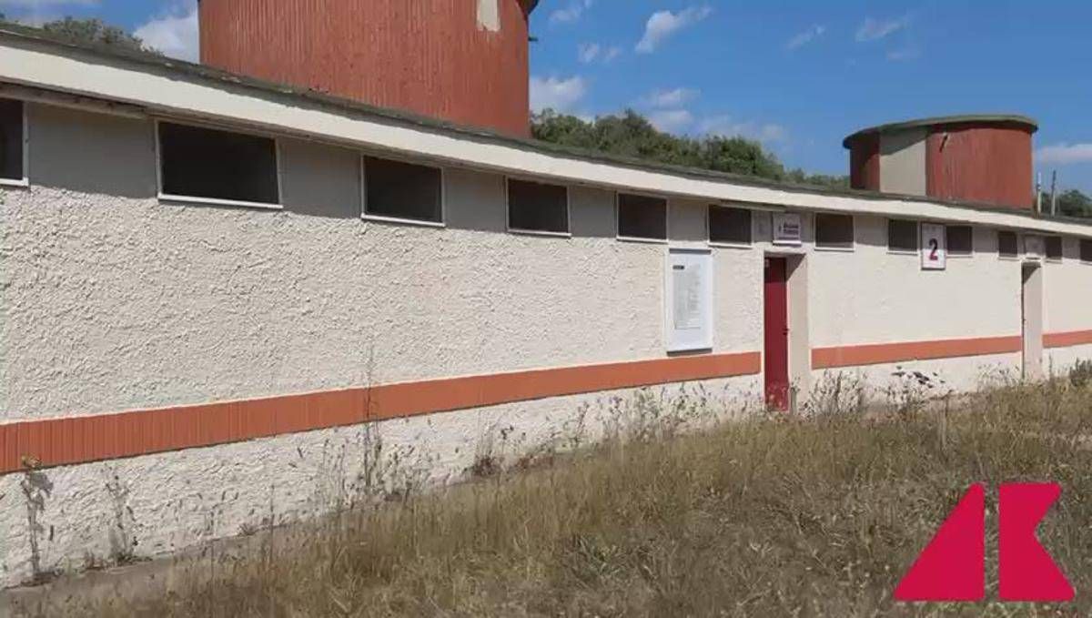 Bagni chiusi e sporcizia, le immagini del degrado ai 'Cancelli' di Ostia e Torvaianica - Video -