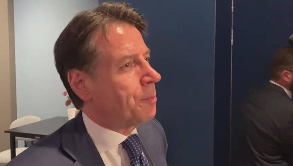 Difesa, Conte: "Spesa al 5% suicidio sociale" - Video - 