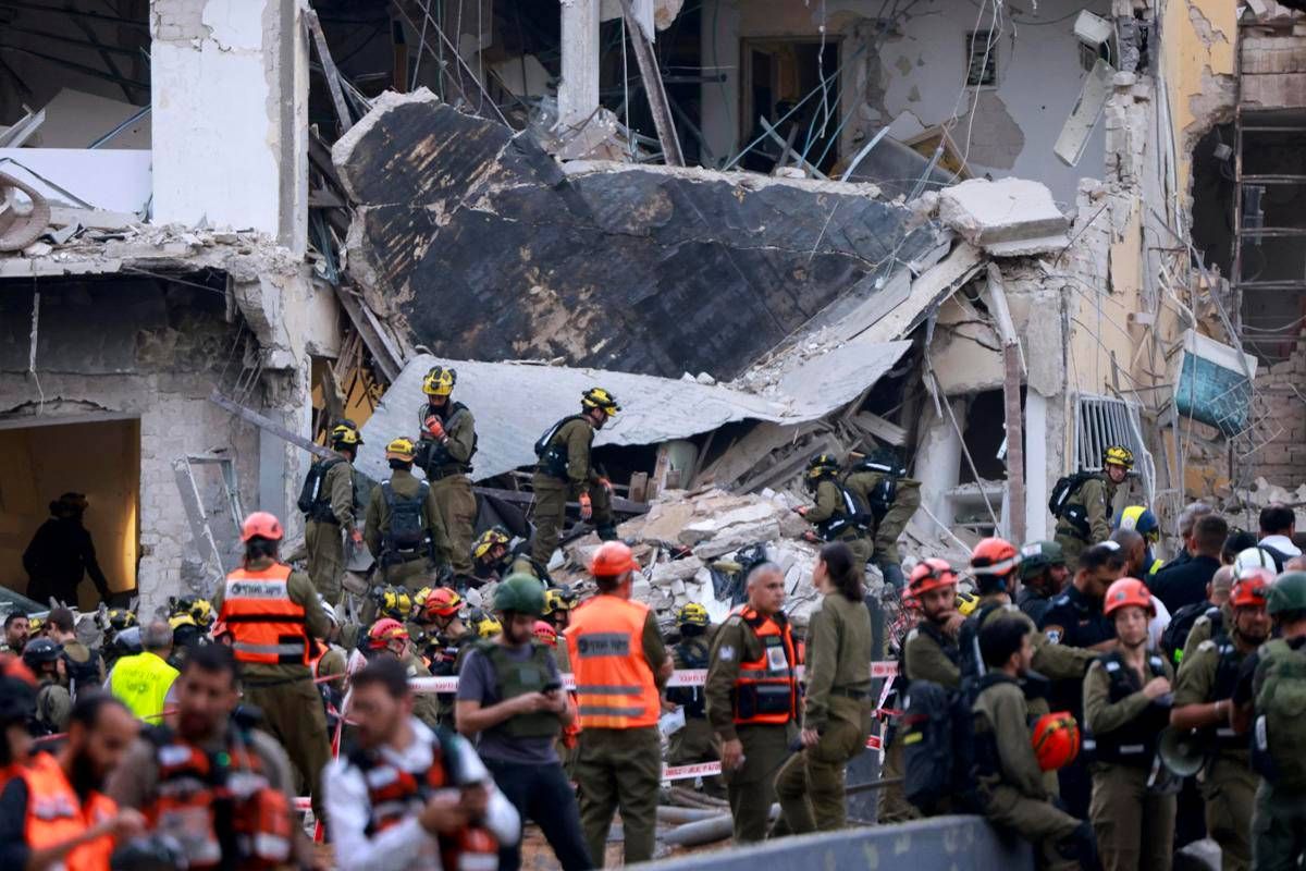 Israele-Iran, quarto giorno di guerra: notte di esplosioni e missili - 