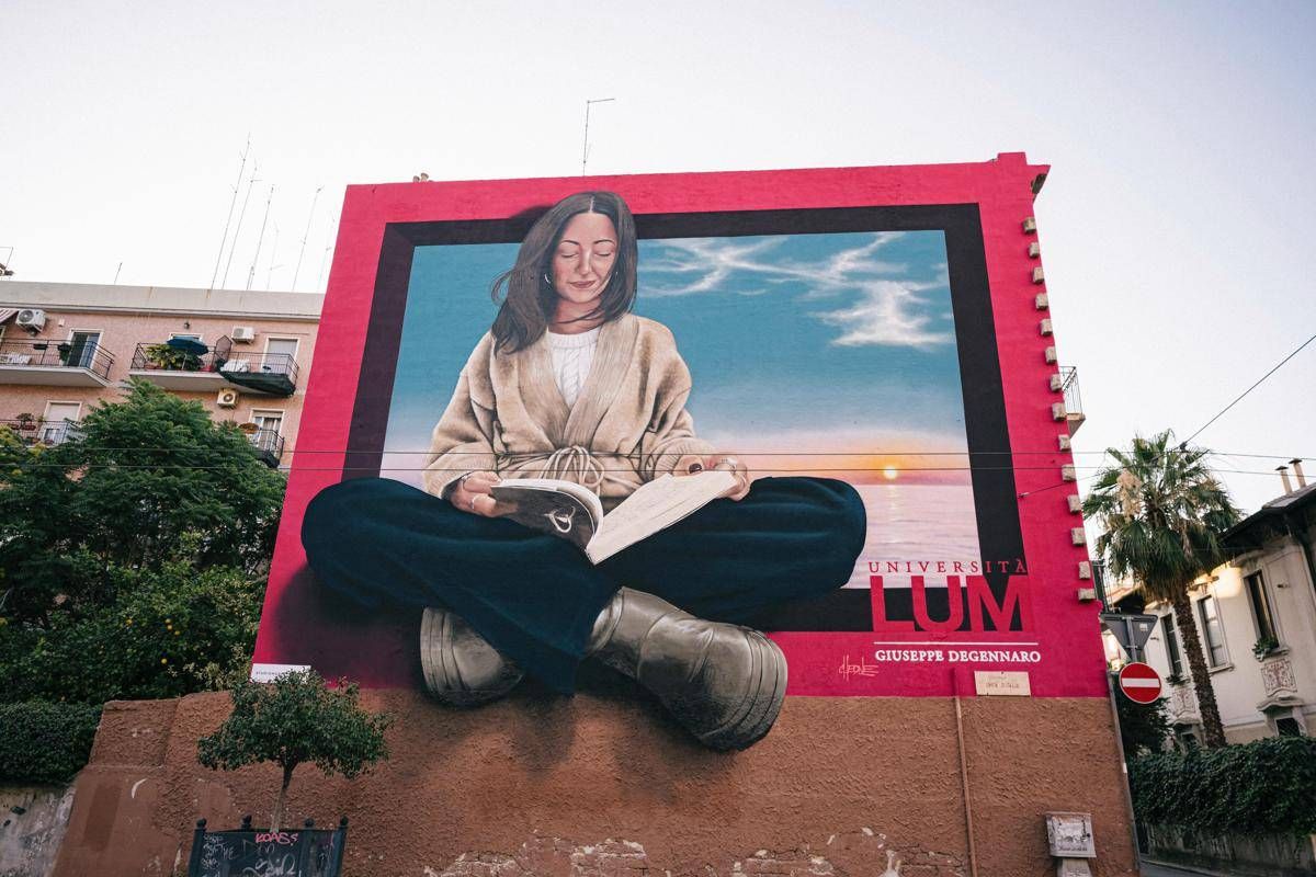 Università, Lum e Studiomarte presentano il primo murale pubblicitario in Puglia -