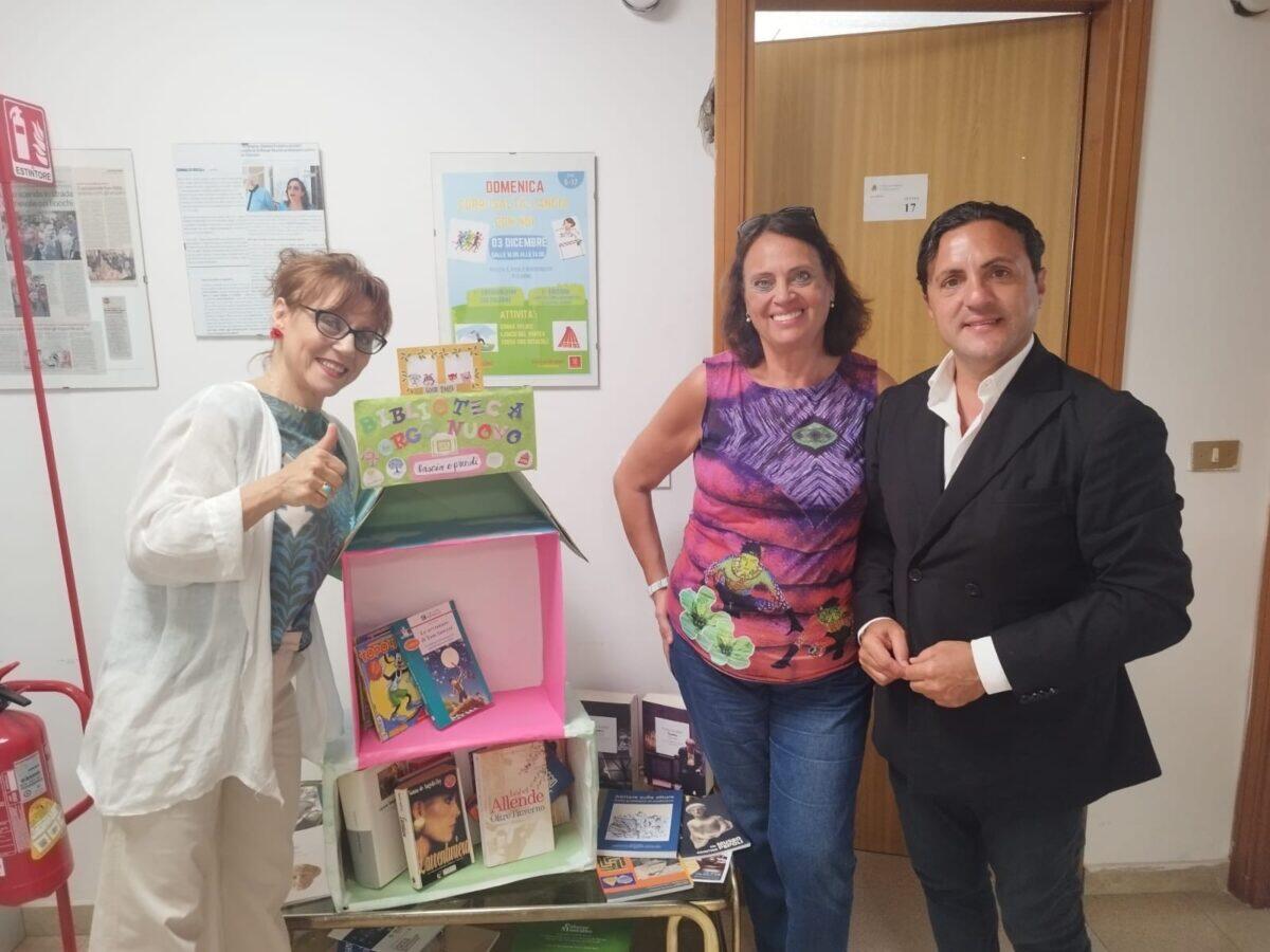 La nuova 'casetta dei libri' di Palermo | Una risposta sorprendente agli atti vandalici! -
