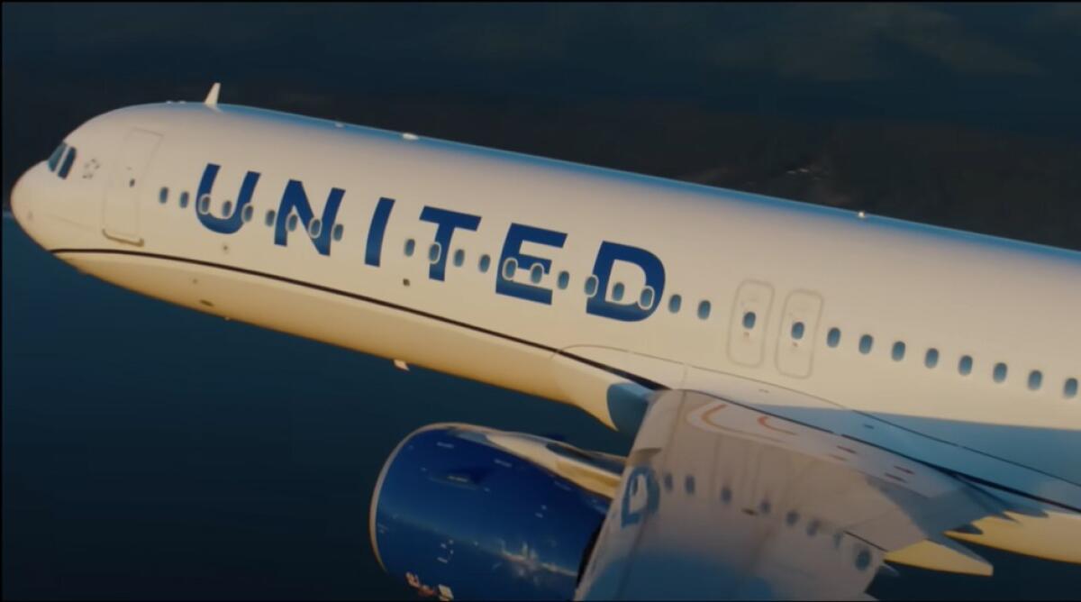 Emergenza in volo: un aereo United Airlines atterra in Islanda | La verità dietro il misterioso "problema tecnico" potrebbe sorprenderti! - 