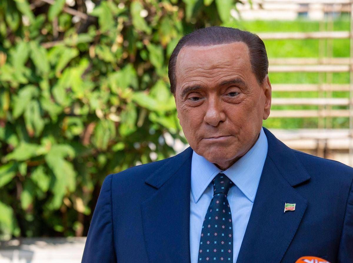 Berlusconi, il ricordo dei figli a 2 anni dalla morte: oggi messa nella cappella di Arcore -