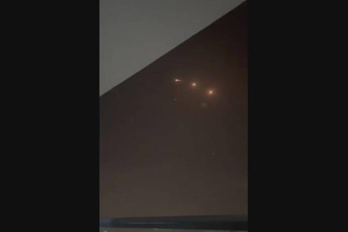 Israele, missili Iran colpiscono Tel Aviv: il video dell'esplosione - 