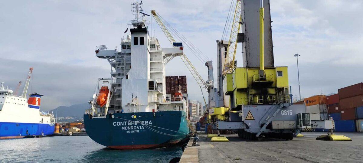 Una nave delle armi bloccata a Salerno | La mobilitazione contro il genocidio si fa sentire! -