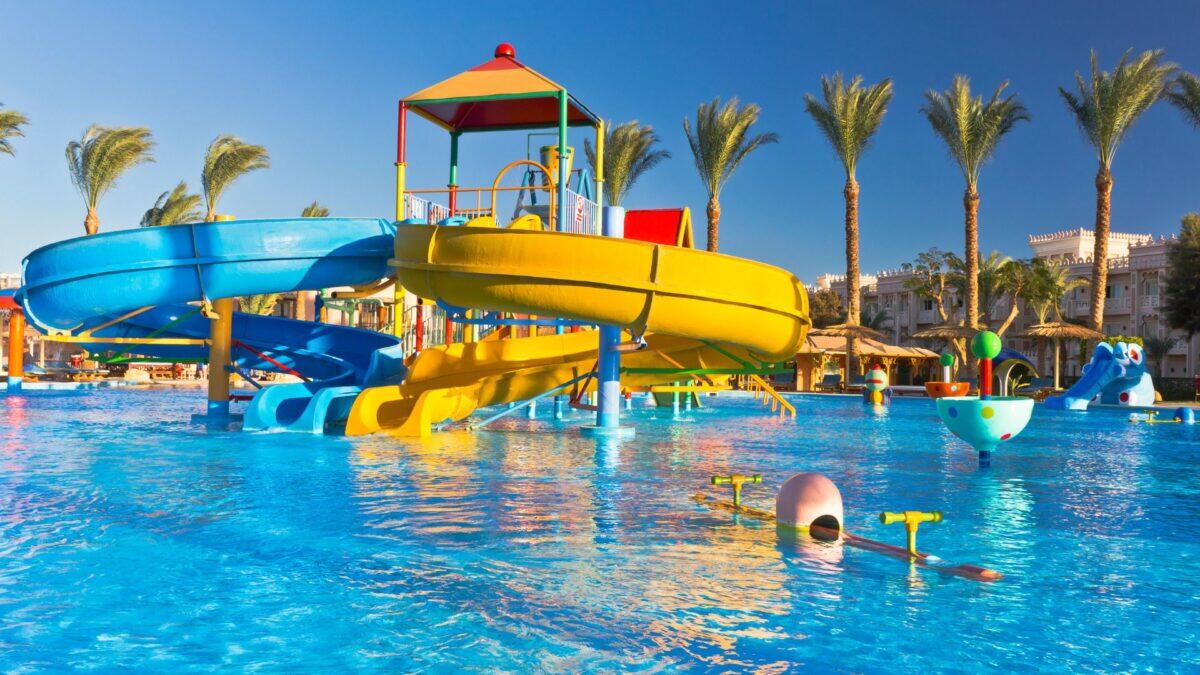 Bimbo di 4 anni in gravissime condizioni | È accaduto in un parco acquatico e nessuno l'ha visto cadere! -