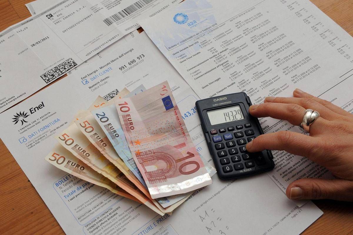 Energia, Aept lancia referendum per eliminare 175 miliardi di oneri nascosti in bolletta -