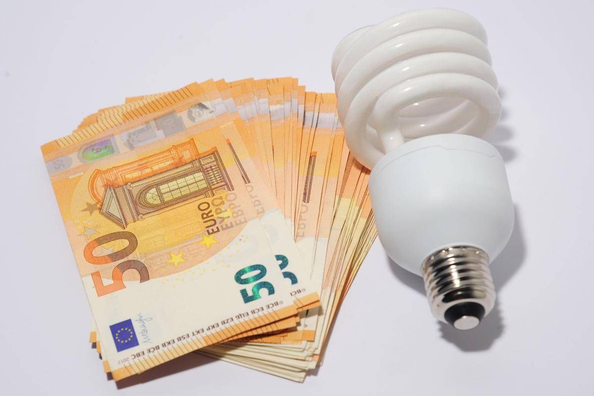 Bolletta luce e gas, dal primo luglio arriva 'scontrino energia' - 