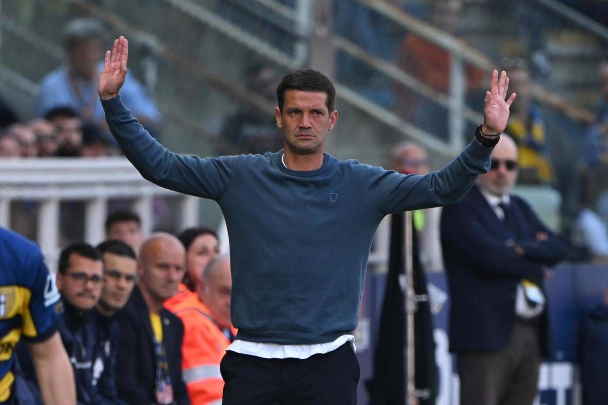 Inter, Chivu nuovo allenatore tra lo scetticismo dei tifosi: "Arriva per l'Under 23?" - 