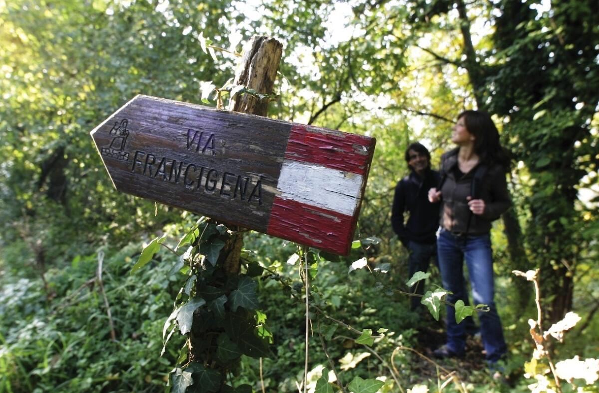 Via Francigena: il sentiero medievale diventa meta globale | Sarà davvero Patrimonio dell’Unesco nel 2025? - 