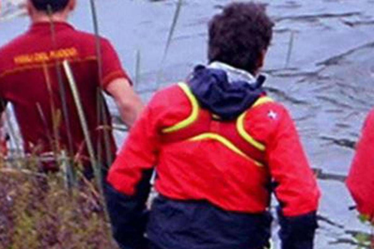 Macabra scoperta in centro a Pisa, trovato cadavere nell'Arno - 