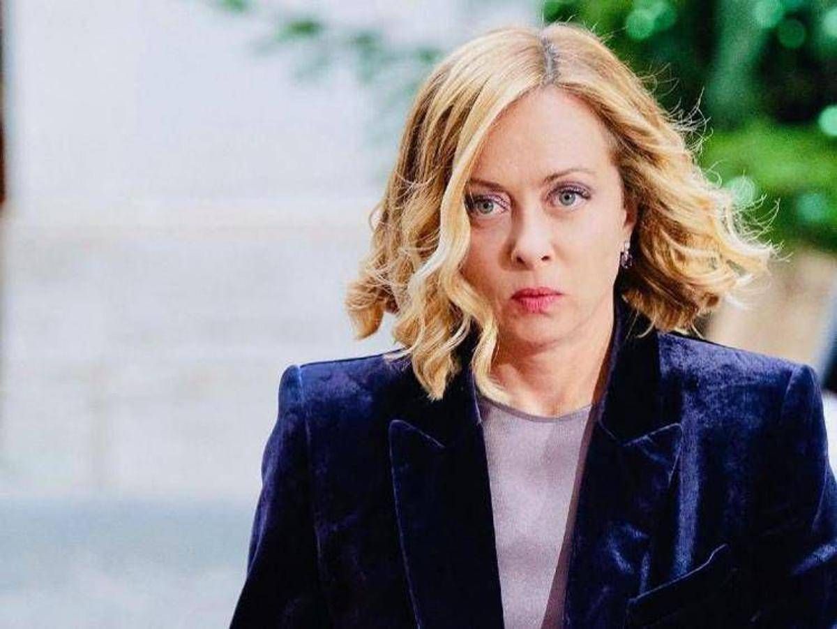Minacce social a figlia Meloni, prof autore del post scrive alla premier: "Vorrei chiederle scusa di persona" -