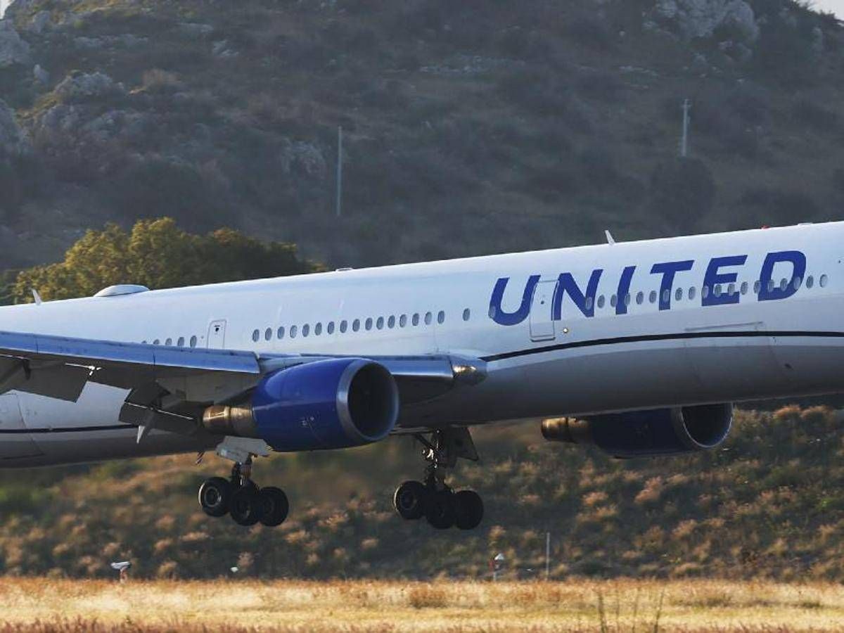 Islanda, perde quota sull'Atlantico: atterraggio d'emergenza per volo San Francisco-Roma -