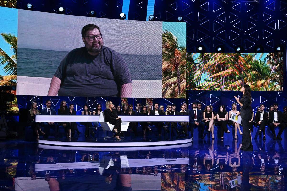 Isola dei famosi, 30 giorni dopo: come sono cambiati i naufraghi (i kg persi da Adinolfi) -