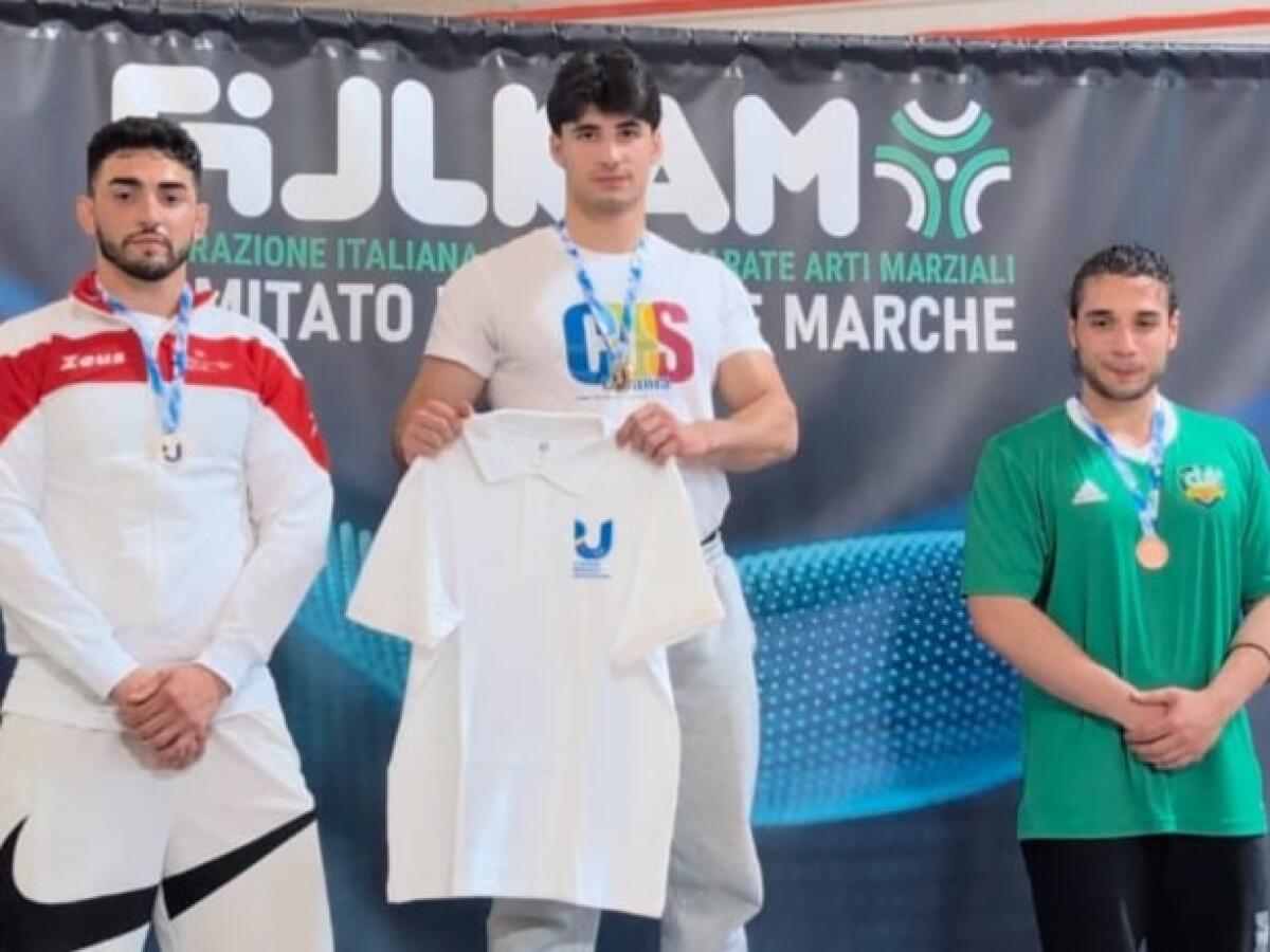 Riccardo Brogna conquista l'oro nella lotta libera | Il trucco segreto del CUS Catania che devi sapere! -