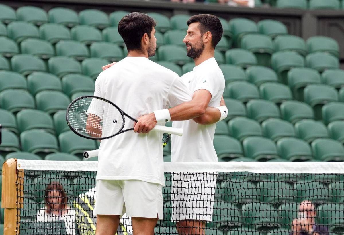 Alcaraz, passante da sogno con Djokovic a Wimbledon. Poi lo 'sfotte' - Video -