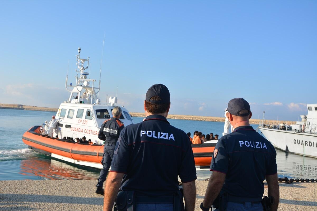 Scafisti egiziani arrestati dalla Polizia | La verità shock dietro l'ultimo sbarco a Ragusa! -