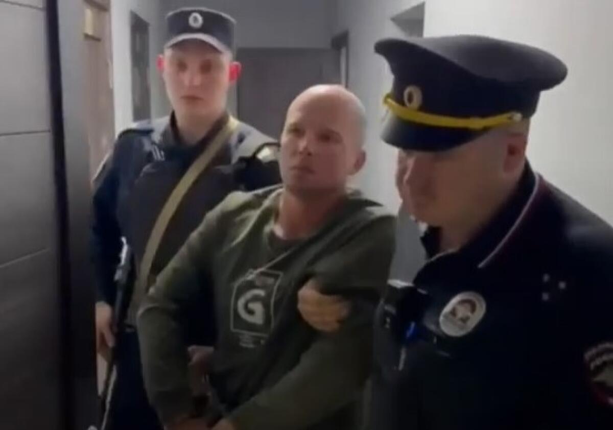 Strano incidente all’aeroporto | Chi può compiere una violenza così insensata? - 