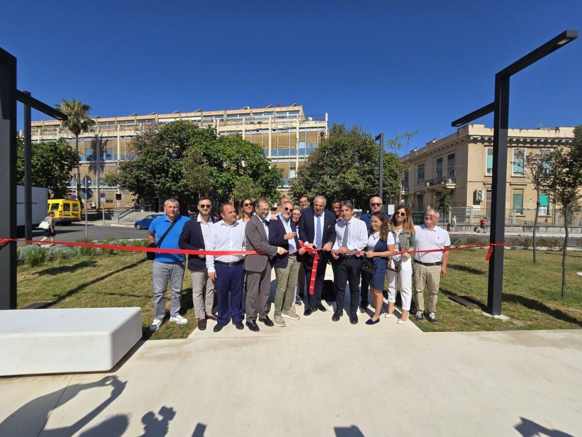 Palermo si trasforma: scopri la piazza che era un deserto e ora è un parco giocattolo! | Perché i cittadini potrebbero non volerlo riconoscere? -